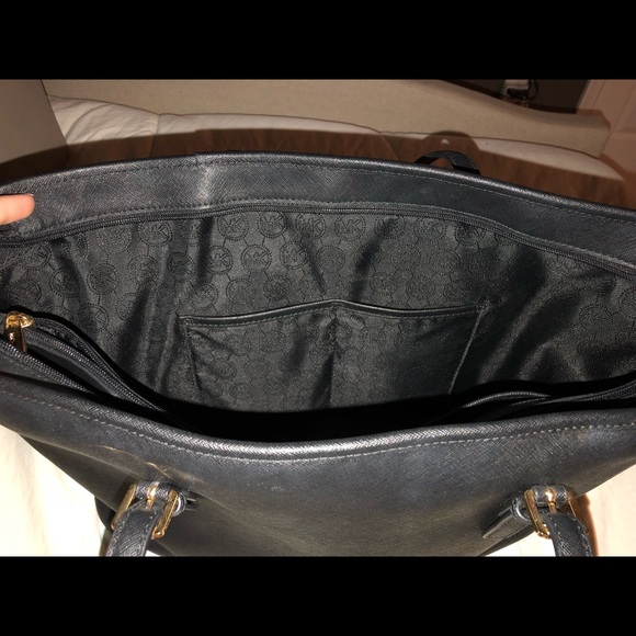 Micheal Kors Jet Set Handbag - Picture 6 of 6